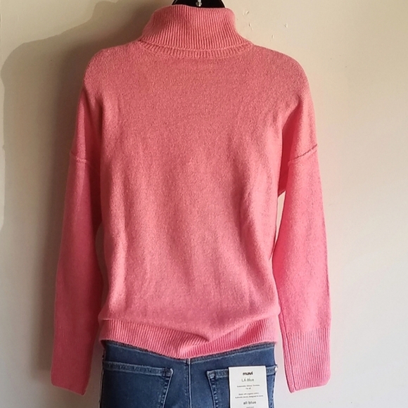Vince Camuto Turtleneck Sweater - Picture 8 of 9